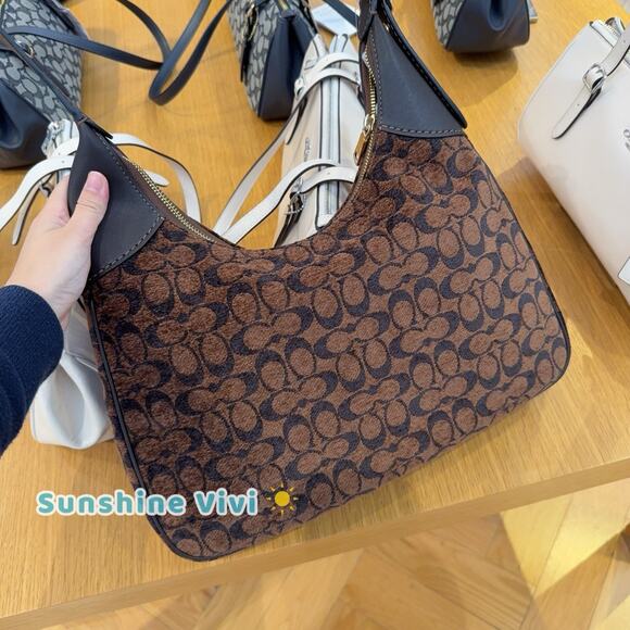 NWT Coach CCE49 Ella Shoulder Bag In Signature Chenille Gold Signature 2025 fall - Picture 5 of 9